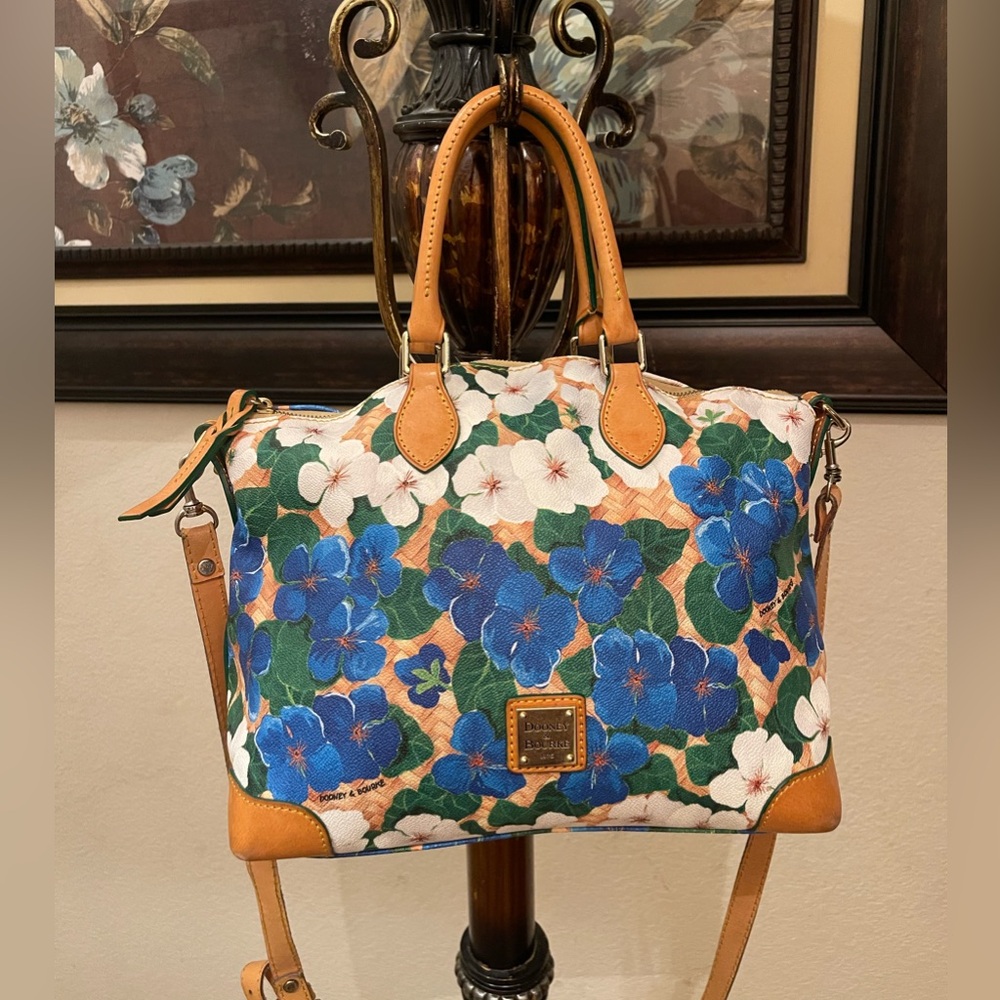 Dooney & Bourke please check all picture of condition - Picture 4 of 17